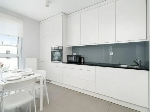 Stylish Apartment for 4 People with Parking in Poznań by Noclegi Renters, photo 9 of 10