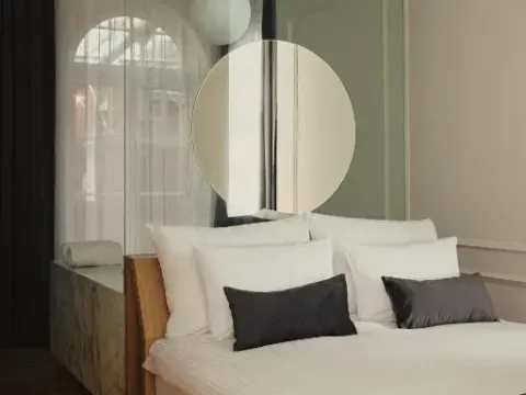 Hotel Blow Up Hall, photo 9 of 10