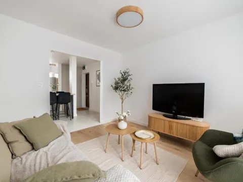 Krakowska Downtown Deluxe Apartment by BookingHost, photo 5 of 10