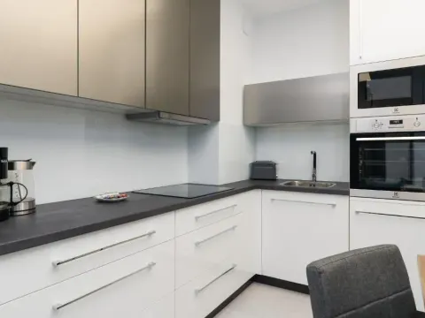 Maison Avenue 88 & Parking, photo 10 of 10