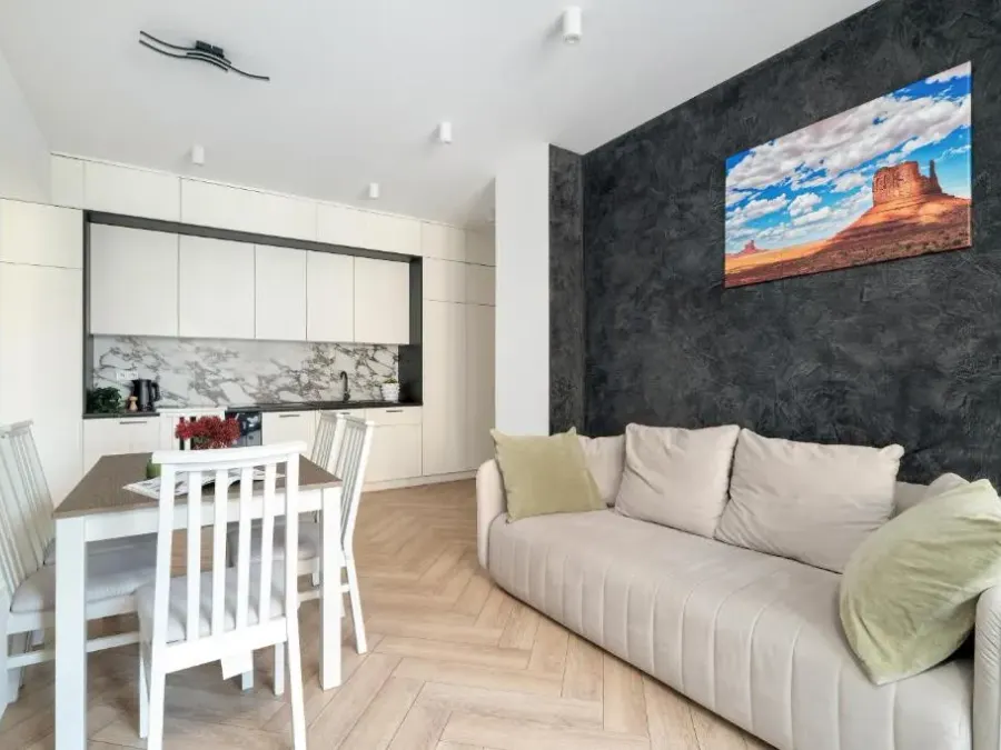 Spacious Two Bedroom Apartment with Underground Parking by Noclegi Renters, photo 1 of 10