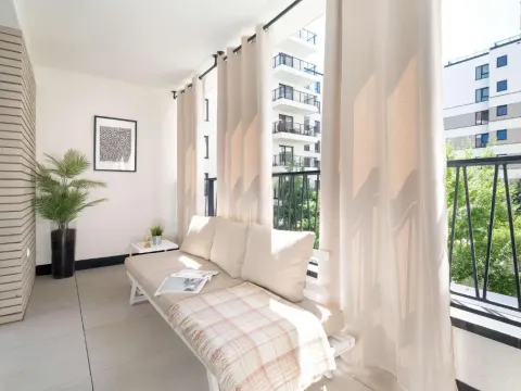 Unique 2-Bedroom Apartment with Balcony Parking by Renters Prestige, photo 4 of 10