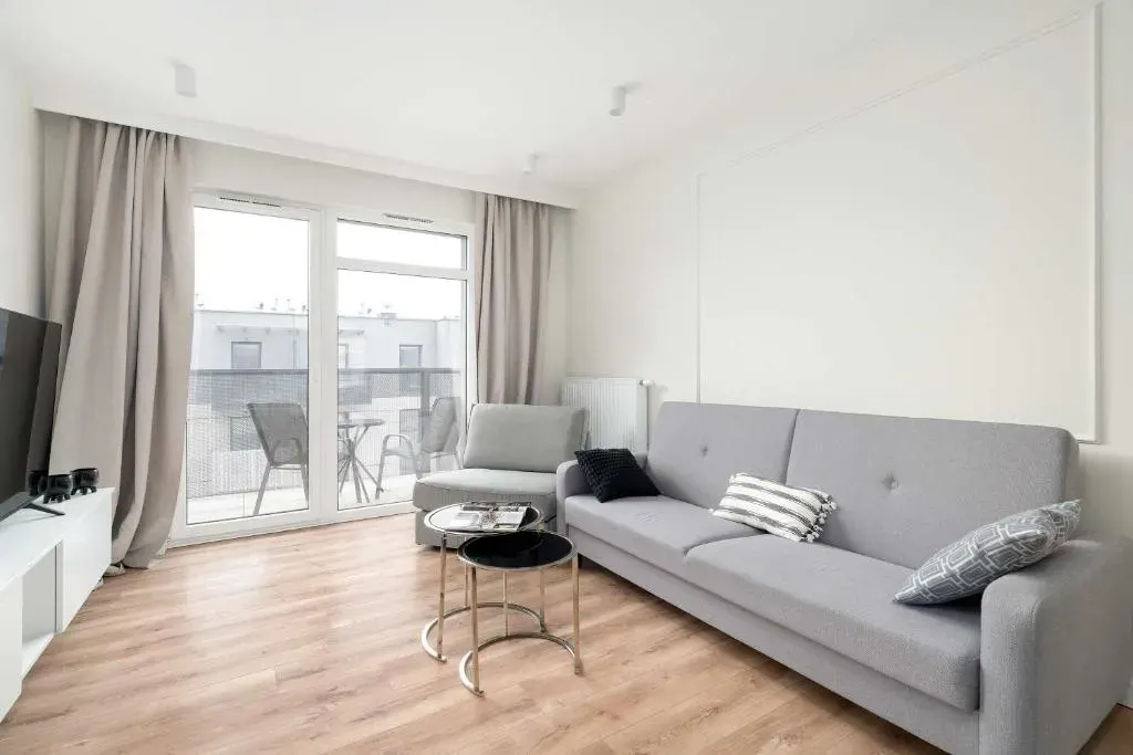 Przestronny Apartament z 2 Sypialniami by Noclegi Renters, photo 1 of 10