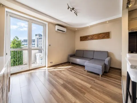 Garbary City Center Apartment by BookingHost, photo 5 of 10