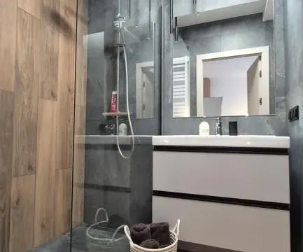 Towarowa Flowers Apartment, free parking, air-conditioning, self check-in 24h, photo 3 of 10