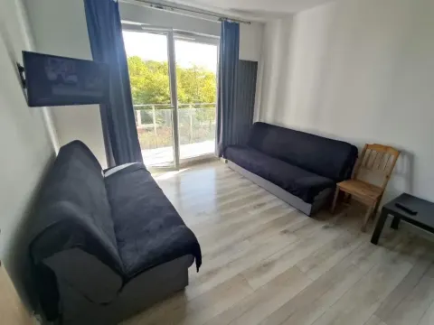 1110 Śmiałego 39 - Tanie Pokoje w Apartamencie - samodzielne zameldowanie - self check in, photo 2 of 10