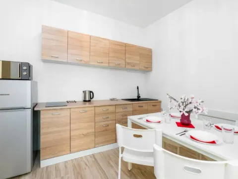 Modern One Bedroom Apartment in Poznań by Noclegi Renters, photo 6 of 10