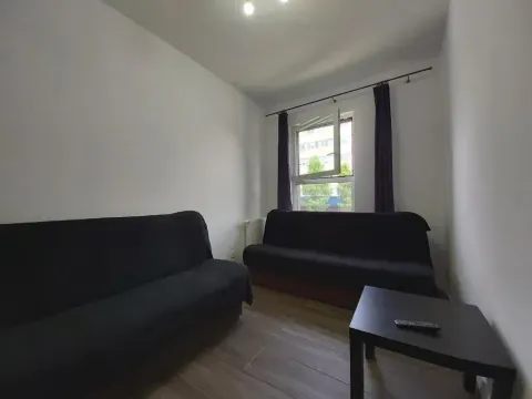 1140 Włościańska 5 - Tanie Pokoje w Apartamencie - samodzielne zameldowanie - self check in, photo 9 of 10