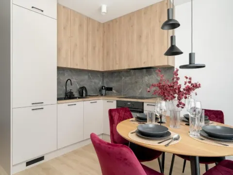 Apartament w Zielonej Okolicy Poznania z Parkingiem by Noclegi Renters, photo 3 of 10