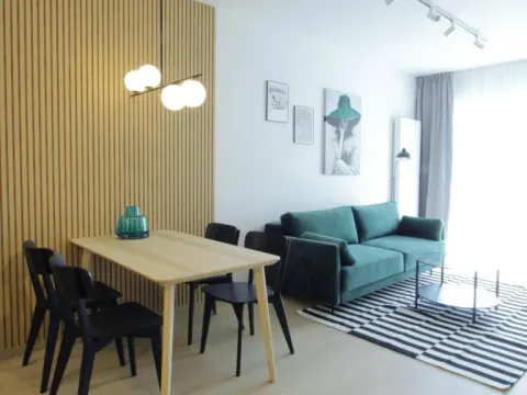 Green apartment strict center, photo 4 of 10