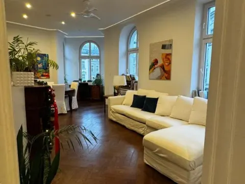 Luxury apartment in center town!, photo 2 of 10
