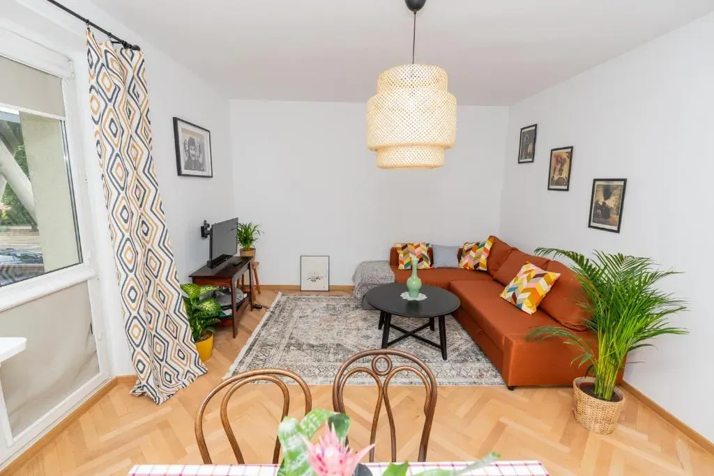 ArtBase - cozy and close to everywhere, photo 1 of 10