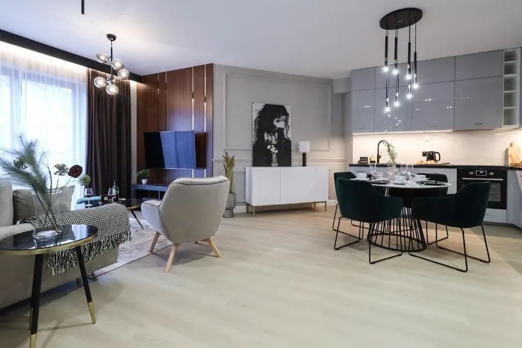 Central Prestige Point, photo 1 of 10