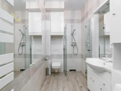Modern One Bedroom Apartment in Poznań by Noclegi Renters, photo 8 of 10