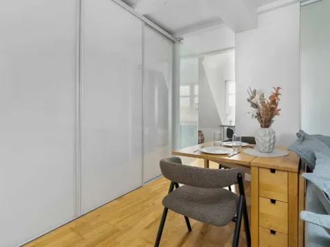 Charming Apartment in a Perfect Location Suitable for 4 People by Noclegi Renters, photo 10 of 10