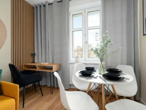 Yellow Apartment in Poznań with Air Conditioning and Desk for Remote Work by Noclegi Renters, photo 5 of 10