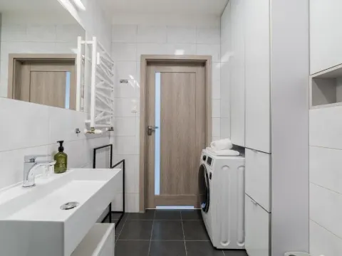 Wilczak 20B Stylish Apartment by BookingHost, photo 3 of 10