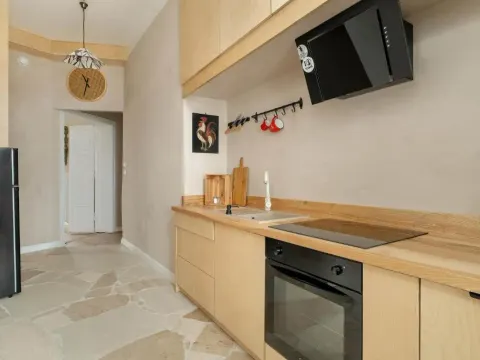 Spacious and Bright Apartment with Balcony near MTP by Noclegi Renters, photo 4 of 10