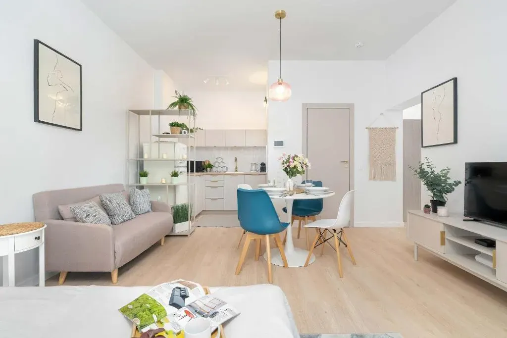Stylish Apartment Near the Old Market Square, Pet Friendly by Noclegi Renters, photo 1 of 10