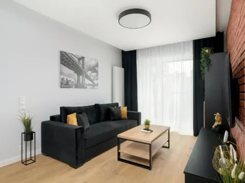 Nowoczesny Apartament z Parkingiem w sasiedztwie Starego ZOO by Noclegi Renters, photo 2 of 10