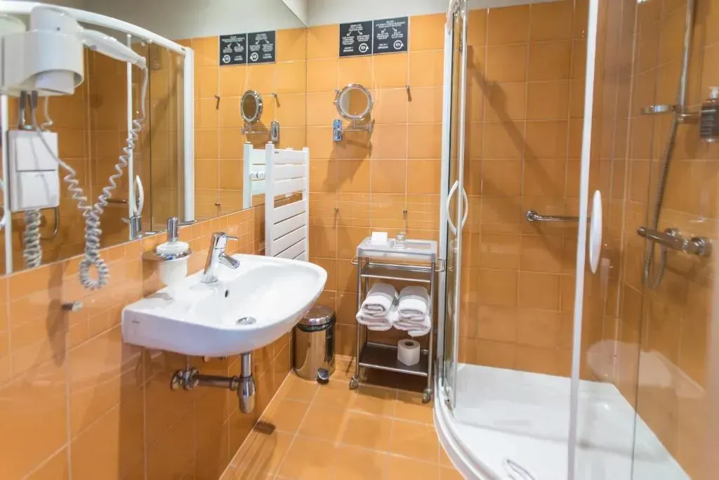Hotel Restauracja Tenis Kortowo, photo 1 of 10
