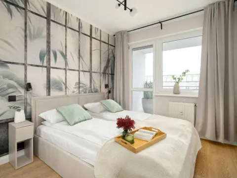 Comfortable Apartment with Parking in Poznań by Noclegi Renters, photo 2 of 10