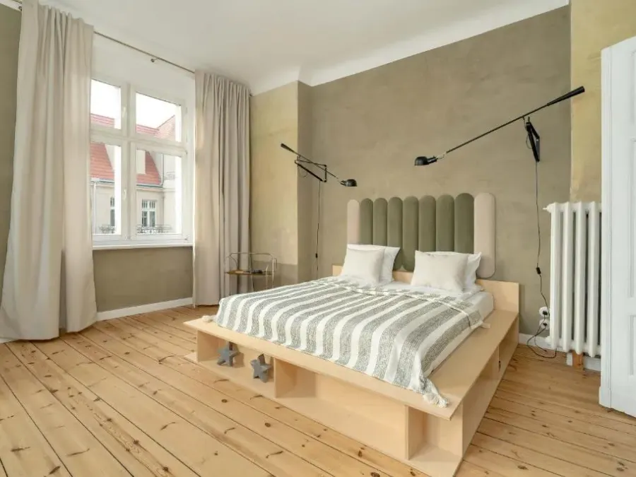 Spacious and Bright Apartment with Balcony near MTP by Noclegi Renters, photo 1 of 10