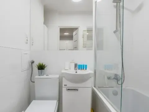 Pod Lipami Charming Apartment by BookingHost, photo 8 of 10