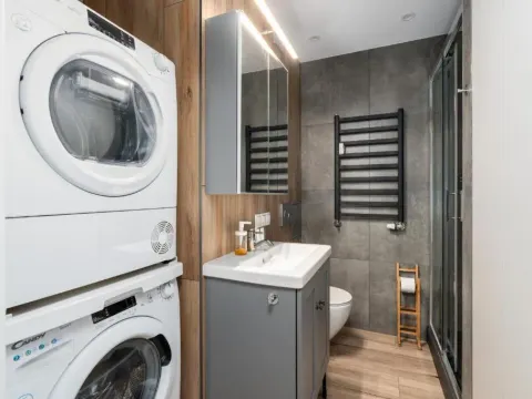Green View Apartment with Balcony Winogrady by Noclegi Renters, photo 8 of 10