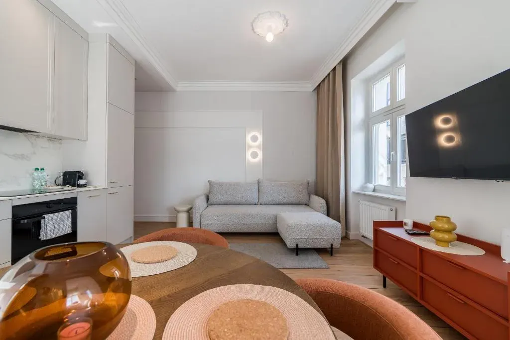 Zielona Harmony Apartment by BookingHost, photo 1 of 10