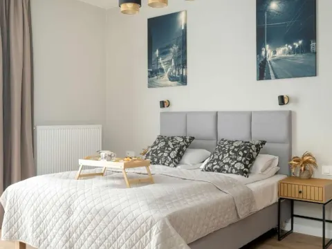 Nowoczesne Studio Very Berry w Poznaniu z Parkingiem by Noclegi Renters, photo 10 of 10