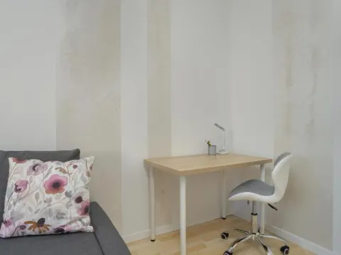 Cozy Apartment Remote Work by Noclegi Renters, photo 8 of 10
