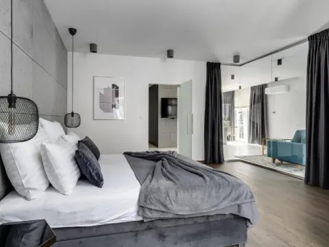 EL Apartments - Hercules, photo 2 of 10