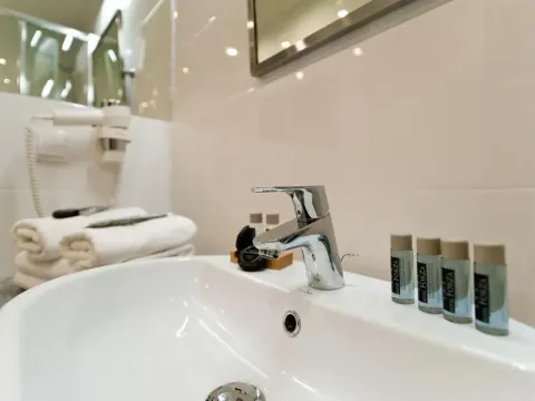 Hotel Forza, photo 5 of 10