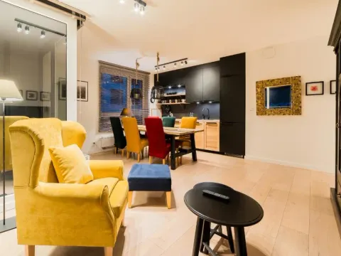 Wilda Deluxe Apartment by BookingHost, photo 4 of 10