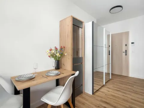 Charming Studio in Poznań with Balcony Close to City Attractions by Noclegi Renters, photo 2 of 10