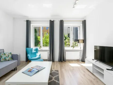 Modern One Bedroom Apartment in Poznań by Noclegi Renters, photo 7 of 10