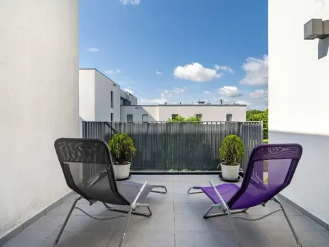 Stylish Apartment for 4 People with Parking in Poznań by Noclegi Renters, photo 5 of 10