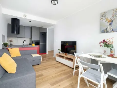Red and Grey Apartment for 8 People in Poznań with Parking by Noclegi Renters, photo 8 of 10