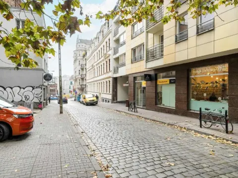Klimatyczne Studio z Biurkiem w Poznaniu by Noclegi Renters, photo 4 of 10