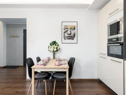 Kosińskiego Apartament Poznań by Noclegi Renters, photo 7 of 10