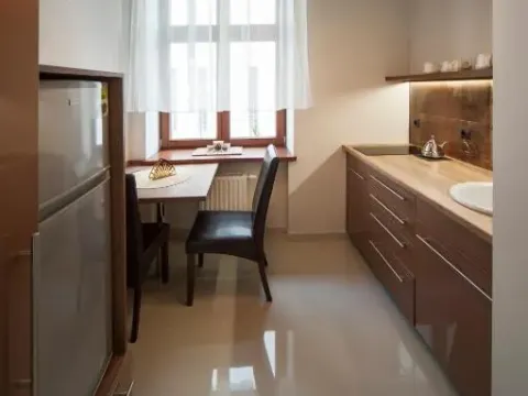 Przestronny Apartament Very Berry w Poznaniu z Dwiema Sypialniami by Noclegi Renters, photo 5 of 10